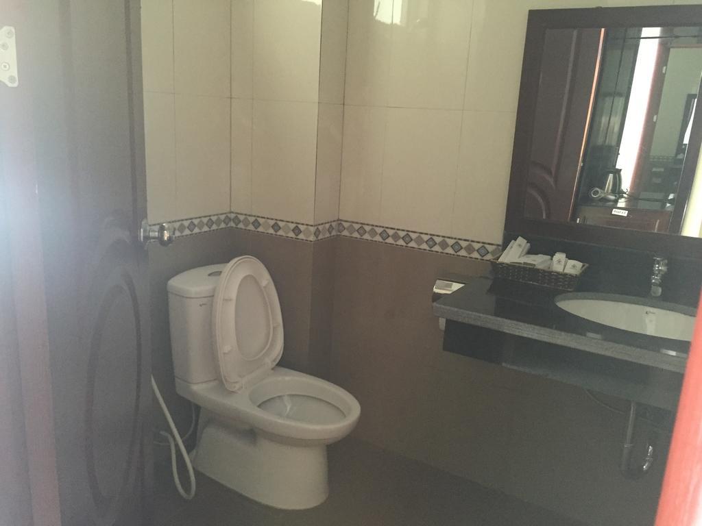 Khoa Thanh Hotel Hòa Bình Chambre photo