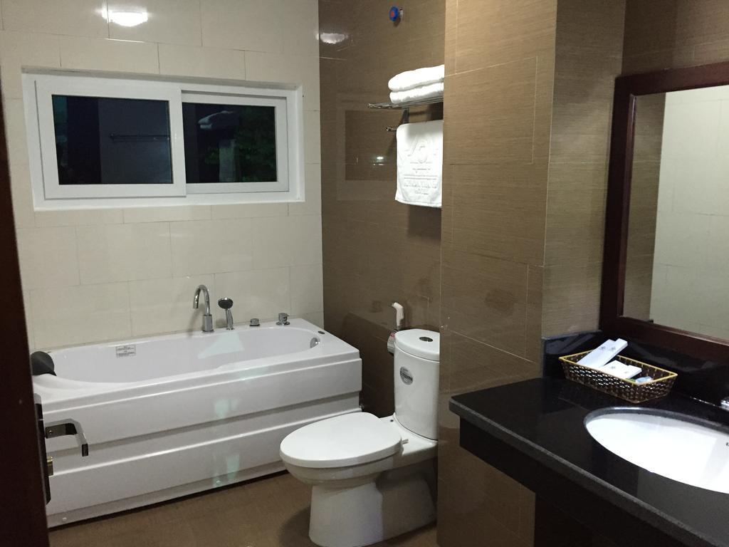 Khoa Thanh Hotel Hòa Bình Chambre photo