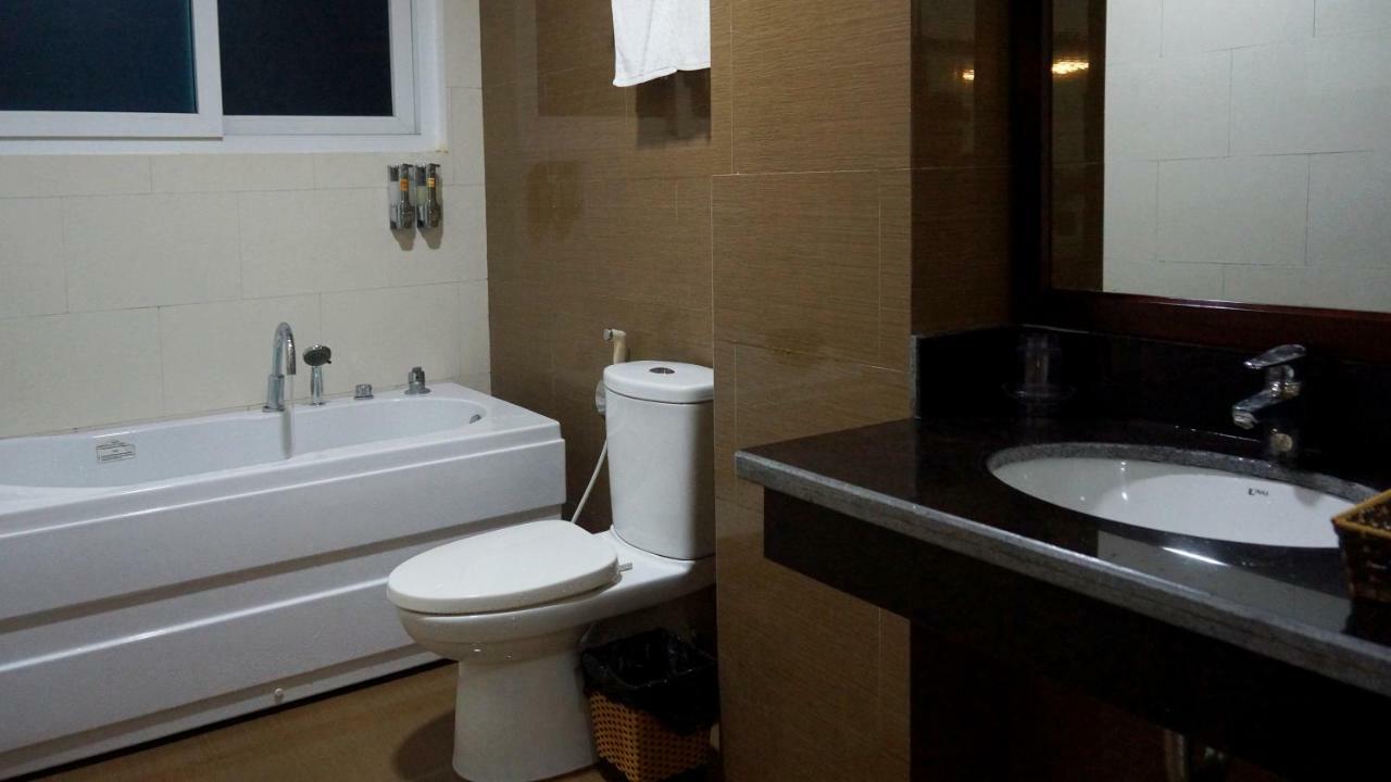 Khoa Thanh Hotel Hòa Bình Extérieur photo